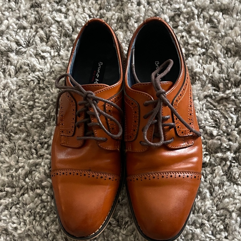 Classic Brown Kids Dress Shoes sz 5